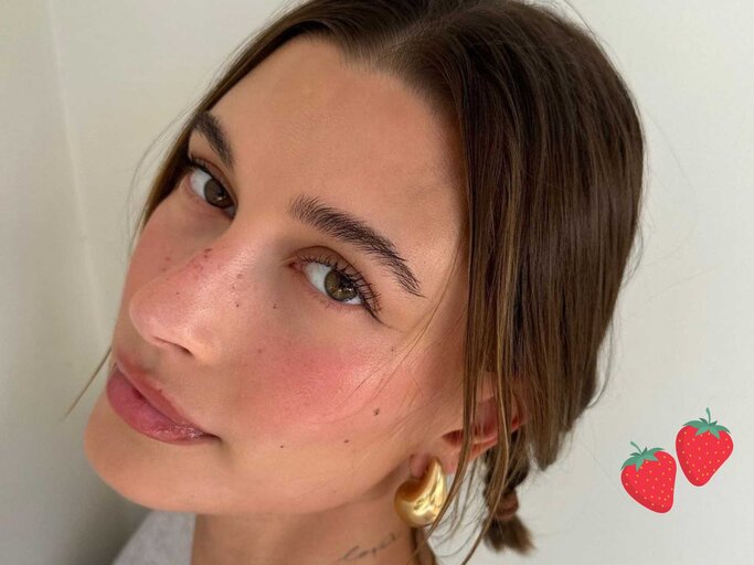 Strawberry Make Up Trend So Schminkst Du Den Glowy Look La Hailey Bieber